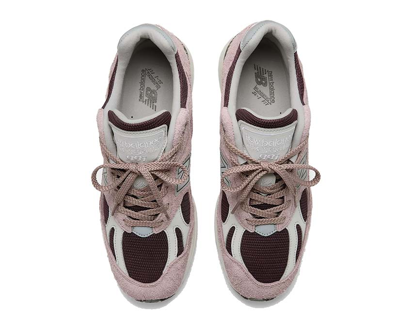 Scarpe da ginnastica in pelle e tessuto, realizzate nel Regno Unito, modello 991v2, colore ispirato al sorbetto d'uva.