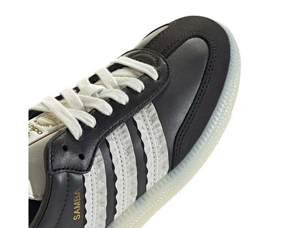 Scarpe da ginnastica classiche in pelle nera per donna
