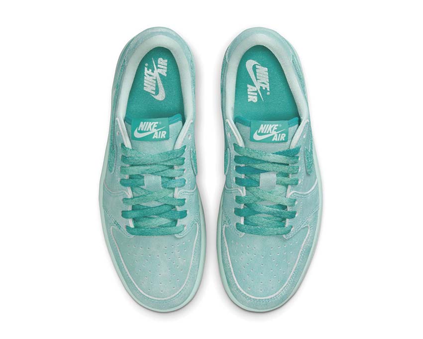 Scarpa bassa retrò in pelle e tessuto colore verde acqua slavato