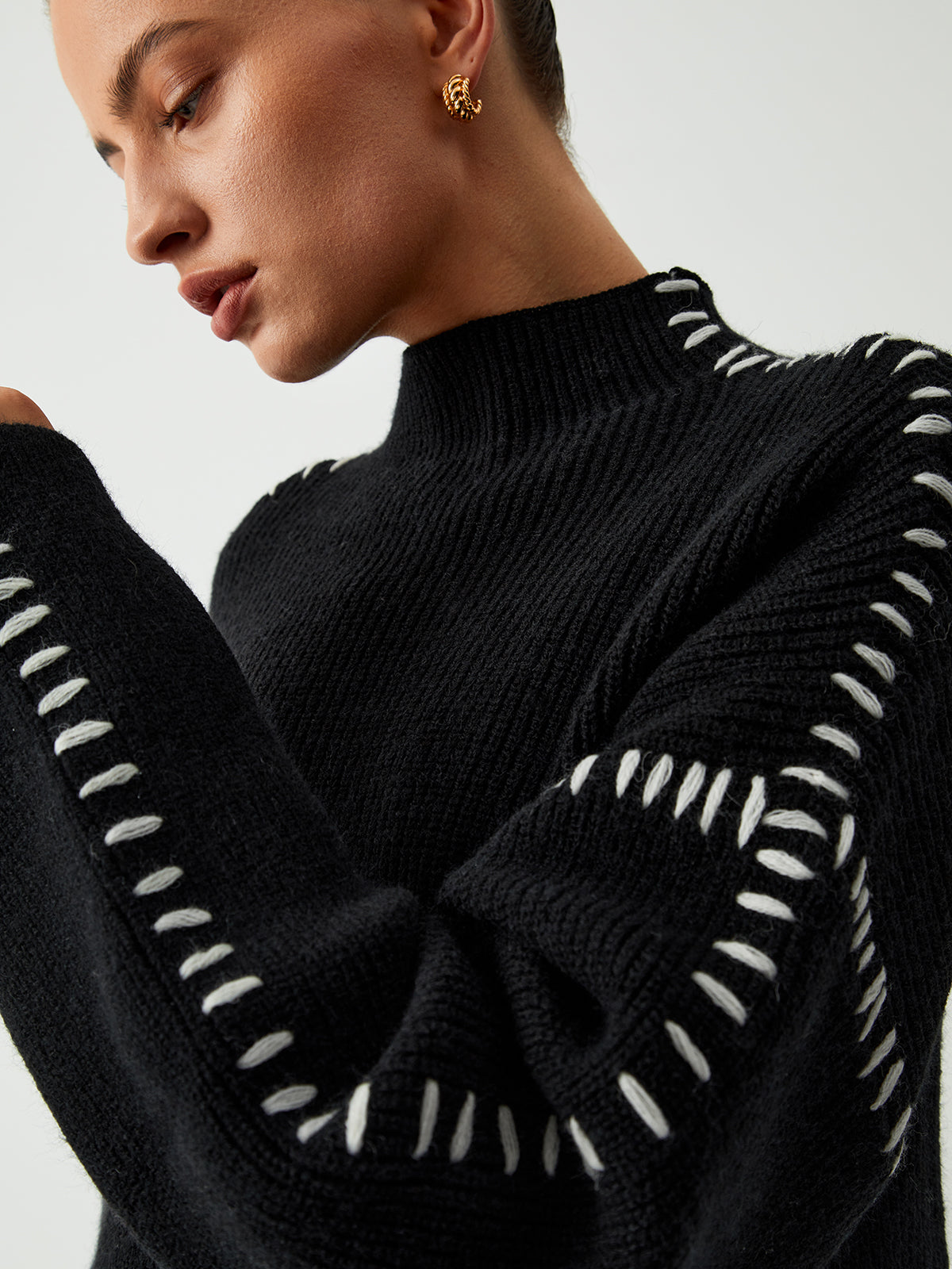 Maglione Oversized con Collo Alto di Milena Maglione