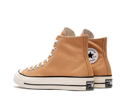 Scarpe alte in tela color argilla con suola in gomma