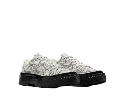 Scarpe basse in stile classico con motivo a pelle di serpente
