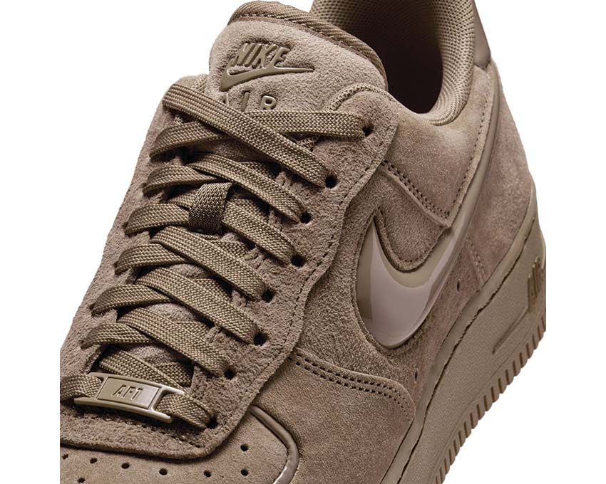 Scarpe da ginnastica basse da donna in pelle marrone chiaro