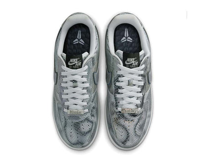 Scarpe basse in pelle con effetto lenticolare e design sportivo.