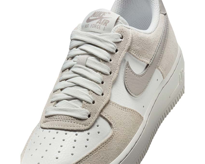 Scarpe da ginnastica basse da donna in pelle con suola ammortizzata e design elegante.