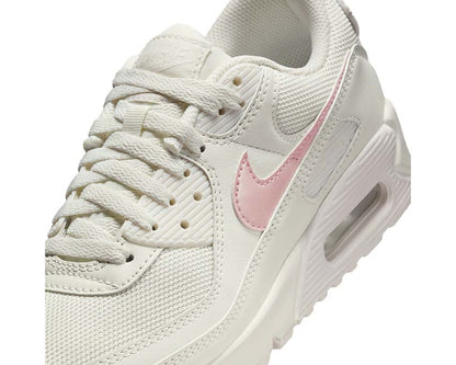Scarpe da ginnastica in pelle e tessuto con suola ammortizzata e design retrò.