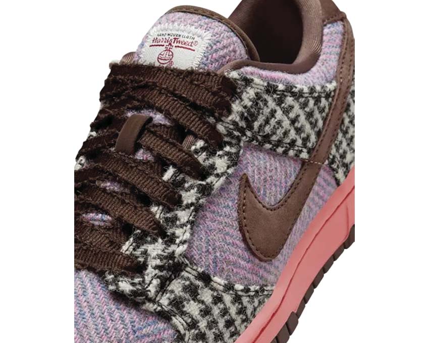 Scarpa bassa in tweed con design classico