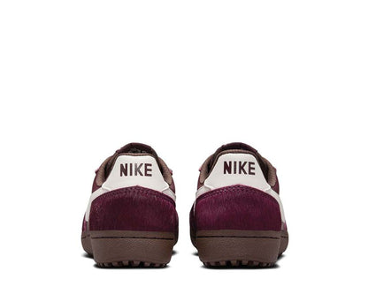 Scarpe da calcio da donna in colore bordeaux