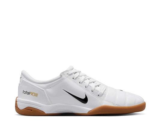 Scarpe da calcio bianche con design sportivo