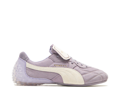 Scarpa sportiva in pelle color prugna chiaro con design moderno