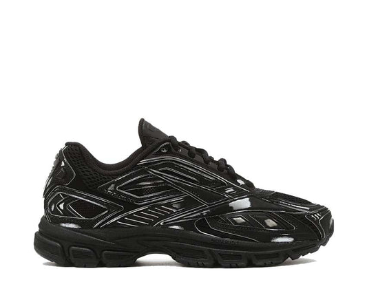 Scarpe da corsa su strada di colore nero