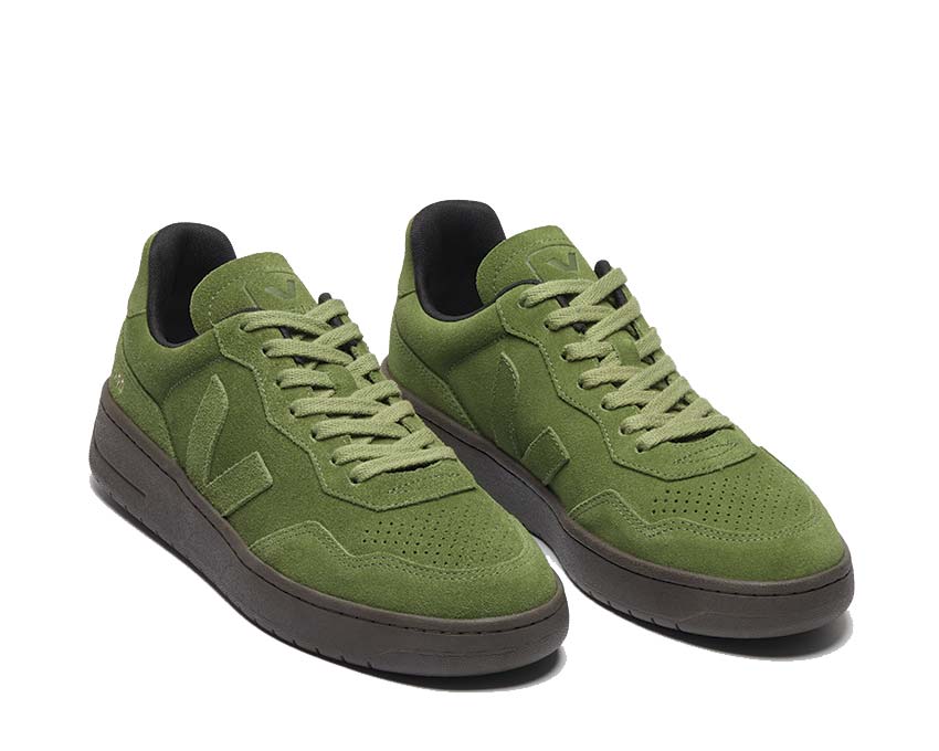 Scarpe in pelle scamosciata verde militare modello V-90